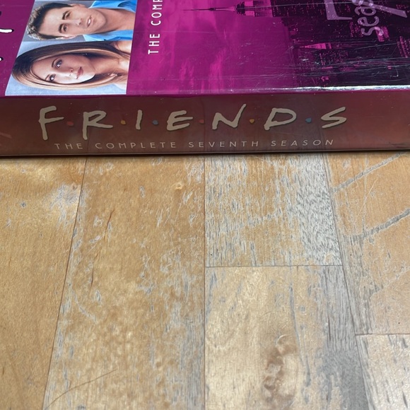 New in package Friends season 7 dvd box set - Picture 3 of 3